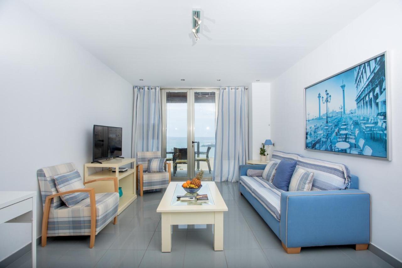 Great Balcony Over Blue Sea By Canariasgetaway لاس بالماس دي غران كاناريا المظهر الخارجي الصورة